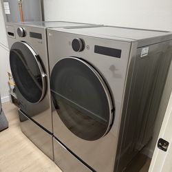 LG Smart GAS Front Load Washer and Dryer with Pedestals