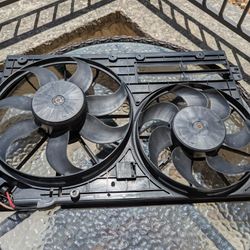 Volkswagen Tiguan Radiator Cooling Fan Assembly w/ Shroud OEM 2009 - 2018