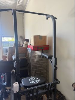 Pull up/chin up/dip machine
