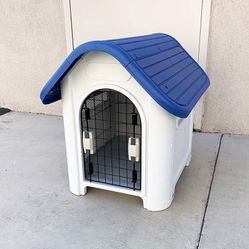 Brand New $50 Small Dog House w/ Door, Waterproof Plastic Indoor Outdoor Shelter Cage Kennel 30x23x26 inches