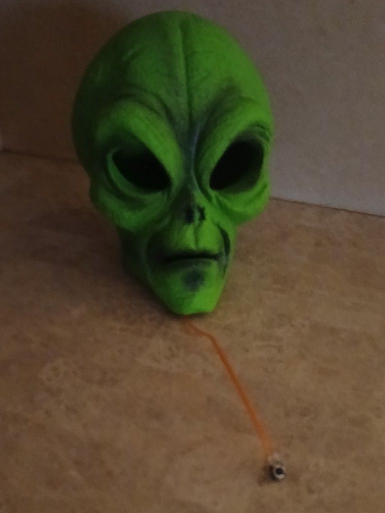 Home Decor - Lighted Alien Head
