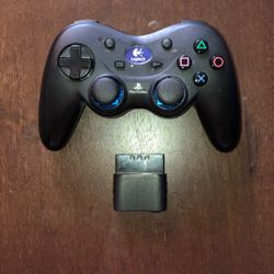 PlayStation 2 Logitech Wireless Controller.