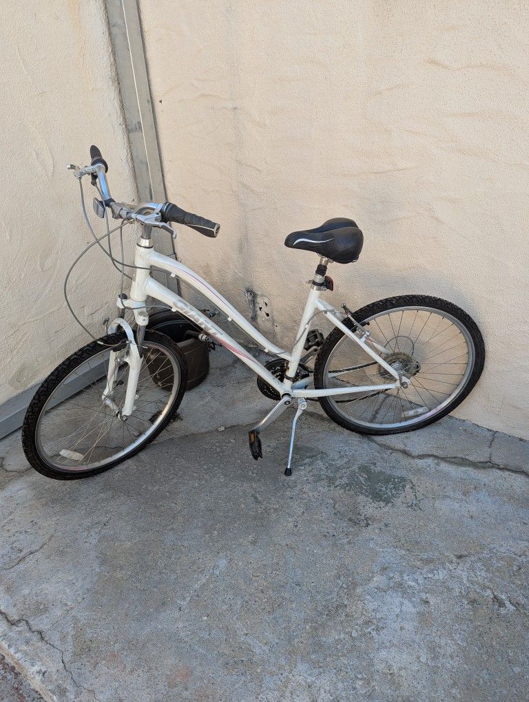 Giant Women's Bike