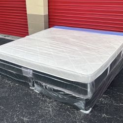 NEW Mattress King Size Plush Pillowtop With Box Spring // Offer  🚚