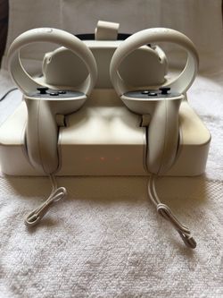 Meta Quest 2 VR Headset — NEVER USED (Lens Film Still On!) + Charging Dock Bundle 🎮⚡