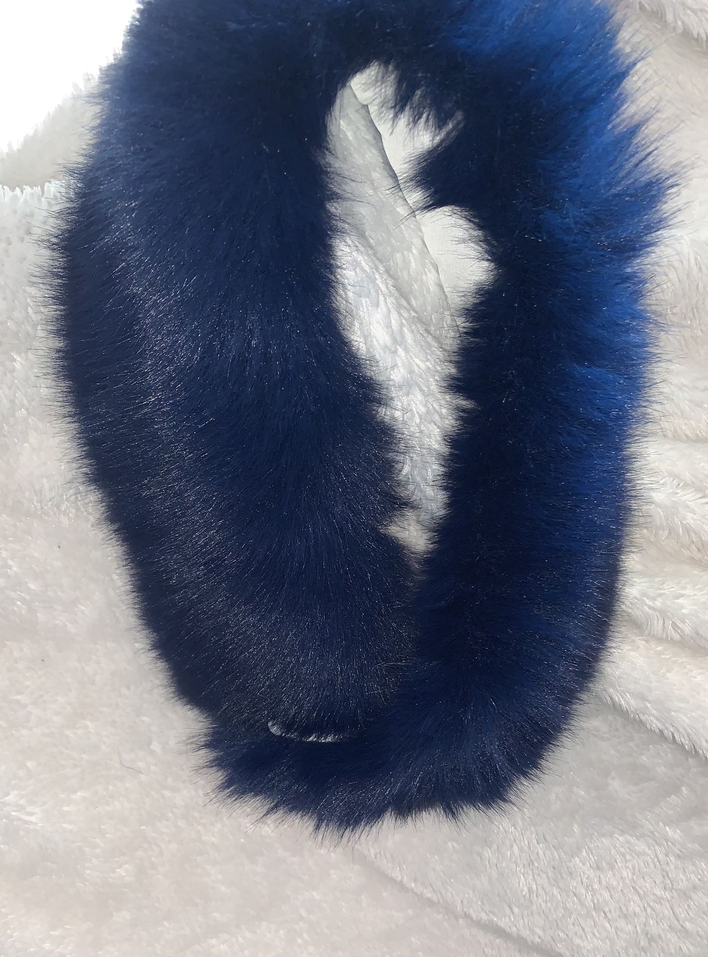 NEW Stylish Blue Faux Fur Scarf