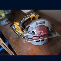 20v Dewalt Saw 