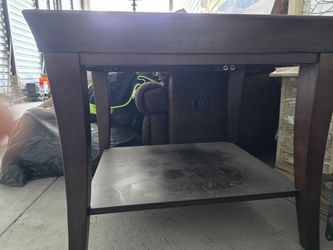 Coffee/ And End Table With Raised Edges