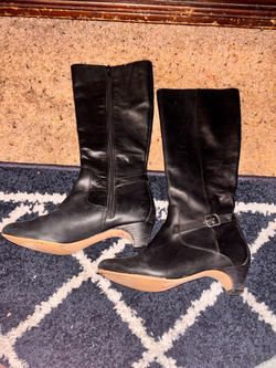 Black Leather Knee-High Heeled Boots
