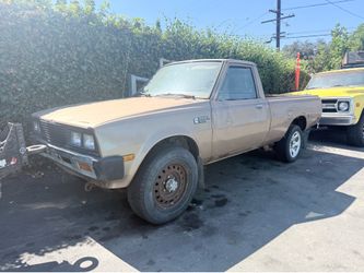 Dodge d50. Mitsubishi might max  Diesel 4 cilinder  4x4