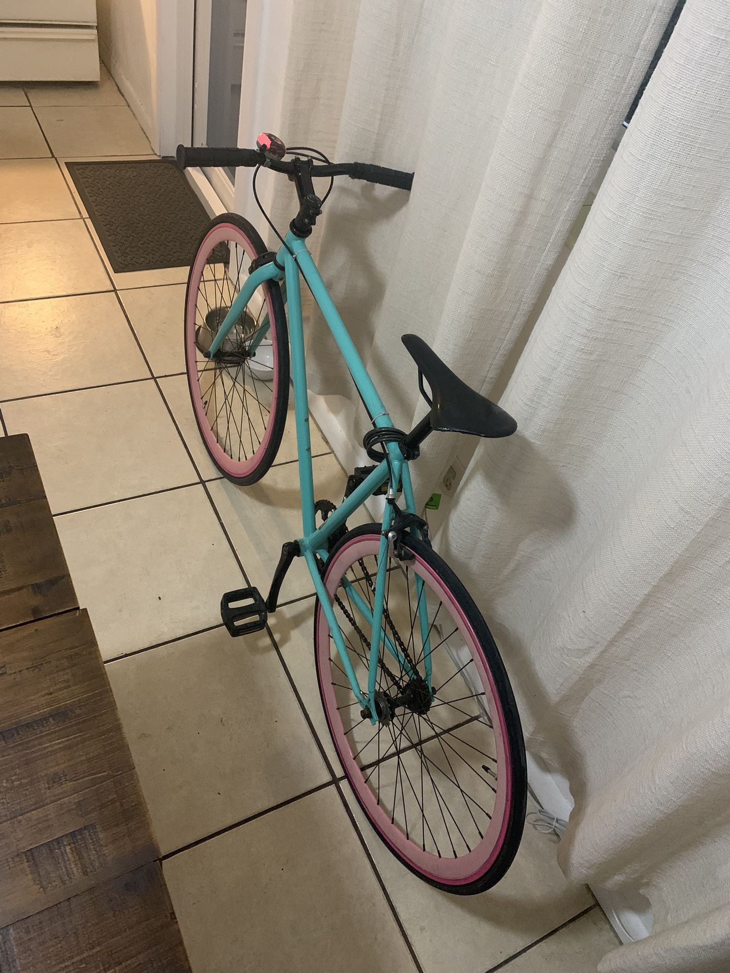 Fixie Bike with Cat Bell