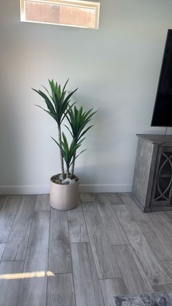 Decorative tree fake new