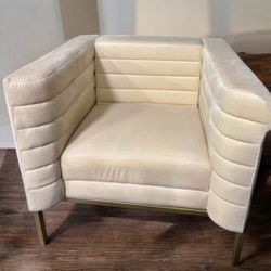 New Gorgeous Ivory and Gold Ultra Soft Plush Accent Chair 