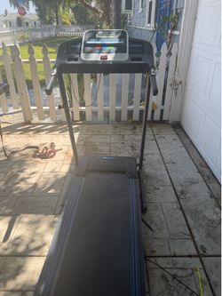 Xterra TR150 treadmill/black