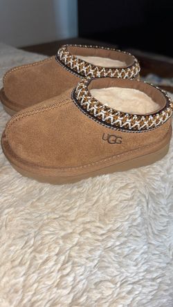 UGG Tasman ll Size 5T