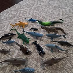PLASTIC ANIMALS