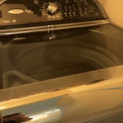 Washer And Dryers Set 