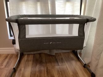 Baby Delight bassinet- gray