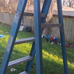 8ft ladder $60 Or Best offer pickup only asap