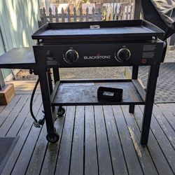 28" Blackstone Griddle  with Accessories