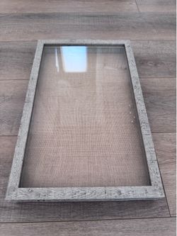 Magnetic shadow box