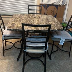 Dinette Set , 4 Chairs
