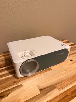 VANKYO Performance V630 Full HD Projector + Carrying Case & Original Box