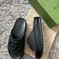 Gucci slides size 8.5us 42eur