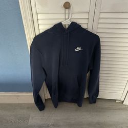 Clean Nike Hoodie 