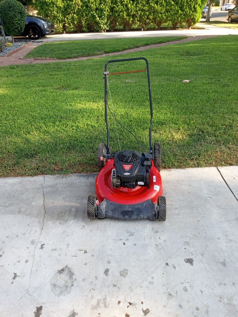 Troy Bilt LAWN Mowner