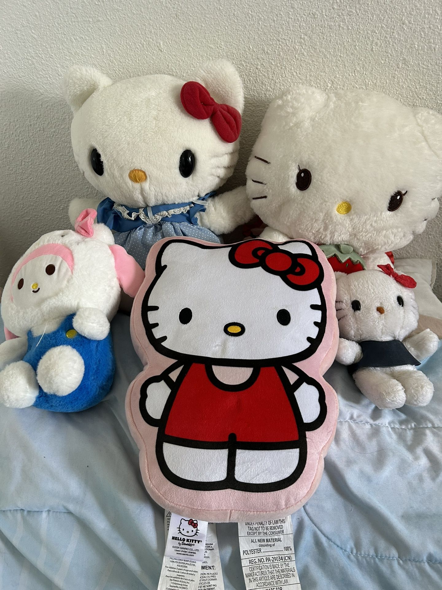 Sanrio hello Kitty Plushies 5 Pc Bundle 