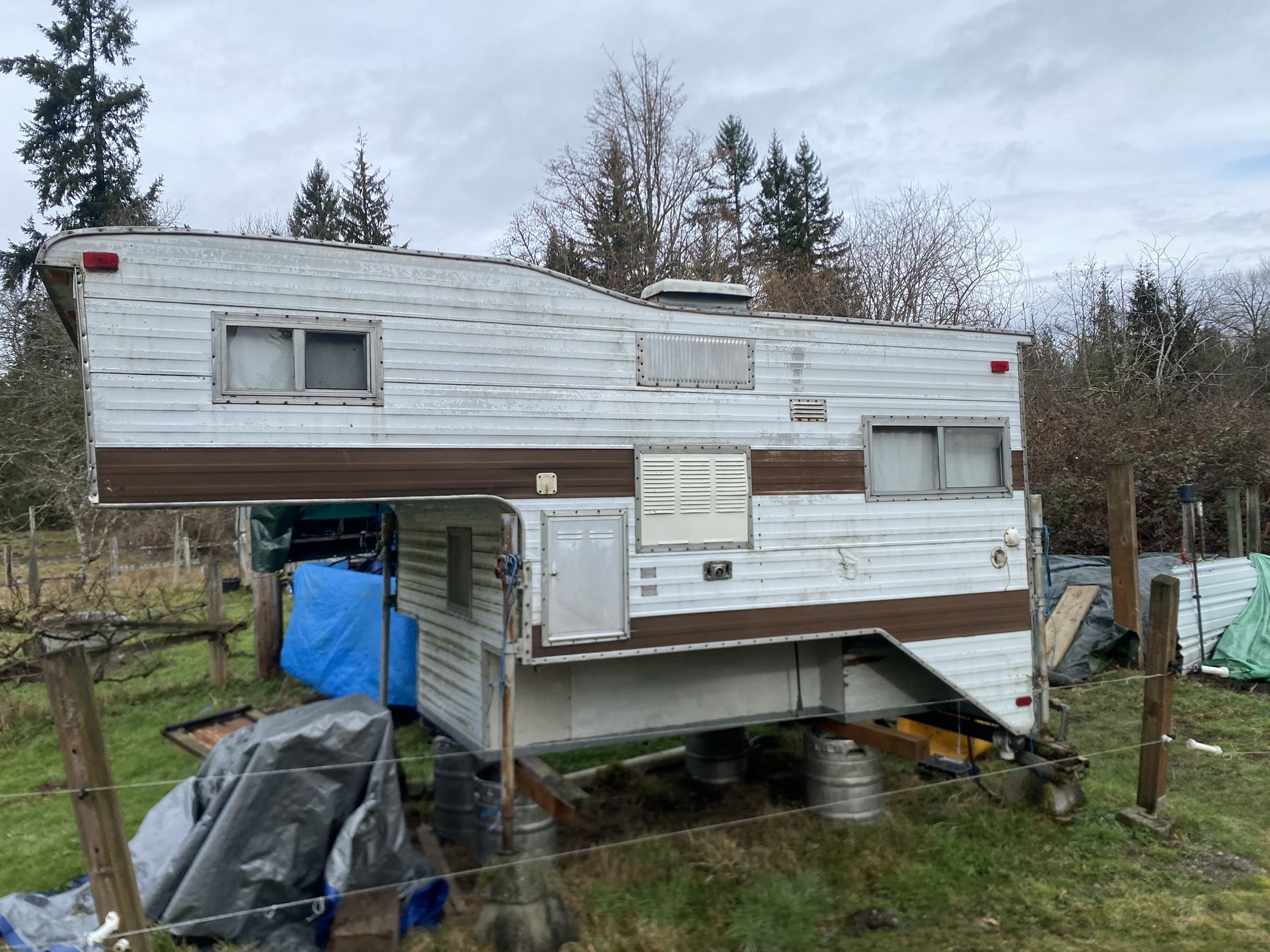 FREE CAMPER MUST COME PICKUP