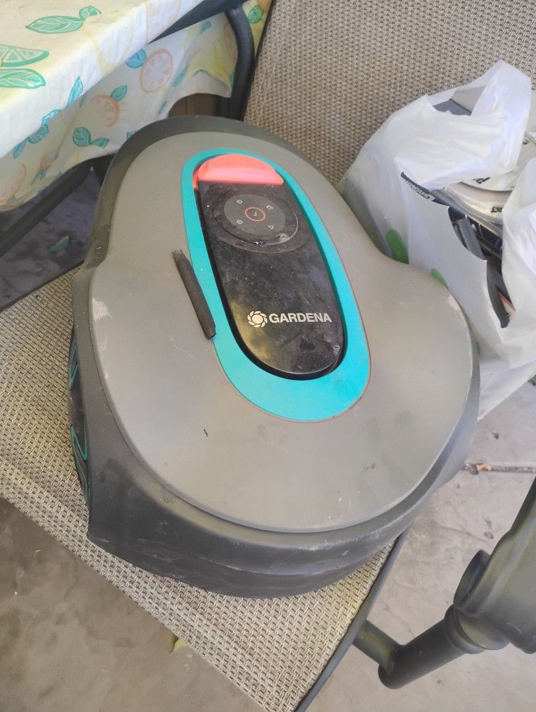 Gardena Robot Lawn Mowet