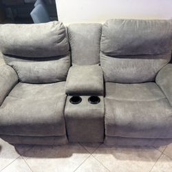 La-Z-Boy Dual Reclining Loveseat With Power Headrests