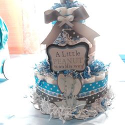 Selling Diaper cake Any character of choice