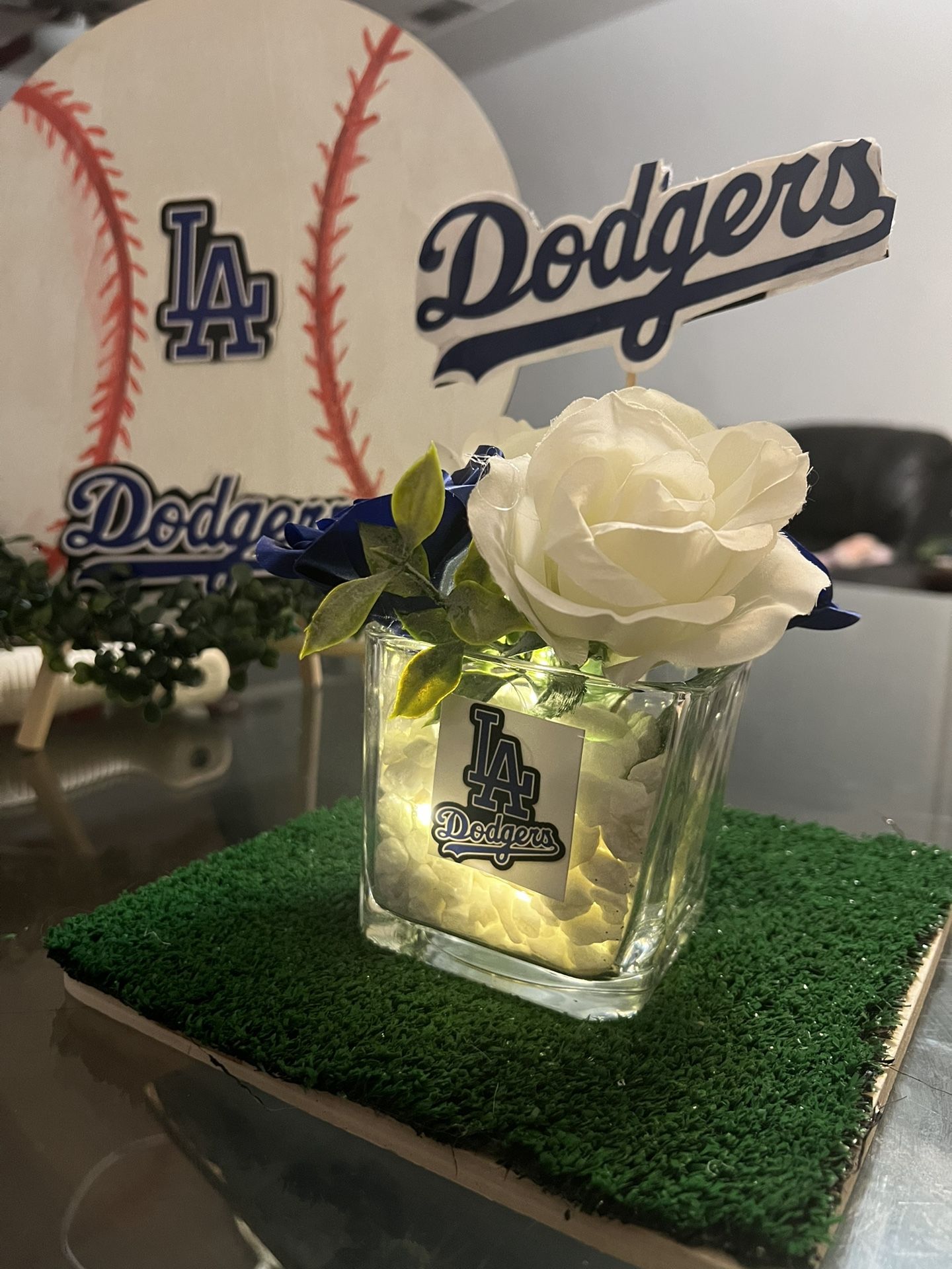 Centerpieces Dodgers & 1st communion ⚾️ ✝️