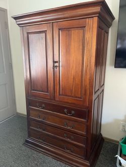 Mid century modern cabinet with drawers
