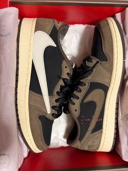 Travis Scott Jordan 1 mocha lows