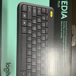 Logitech K400 Plus Wireless Keyboard