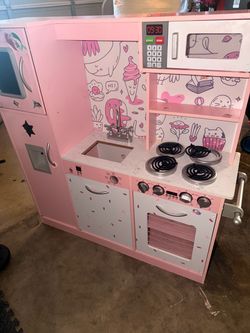 Play kitchen