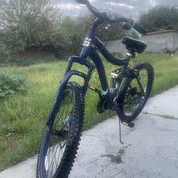 Boys/Mens Mountain Bike (24’)