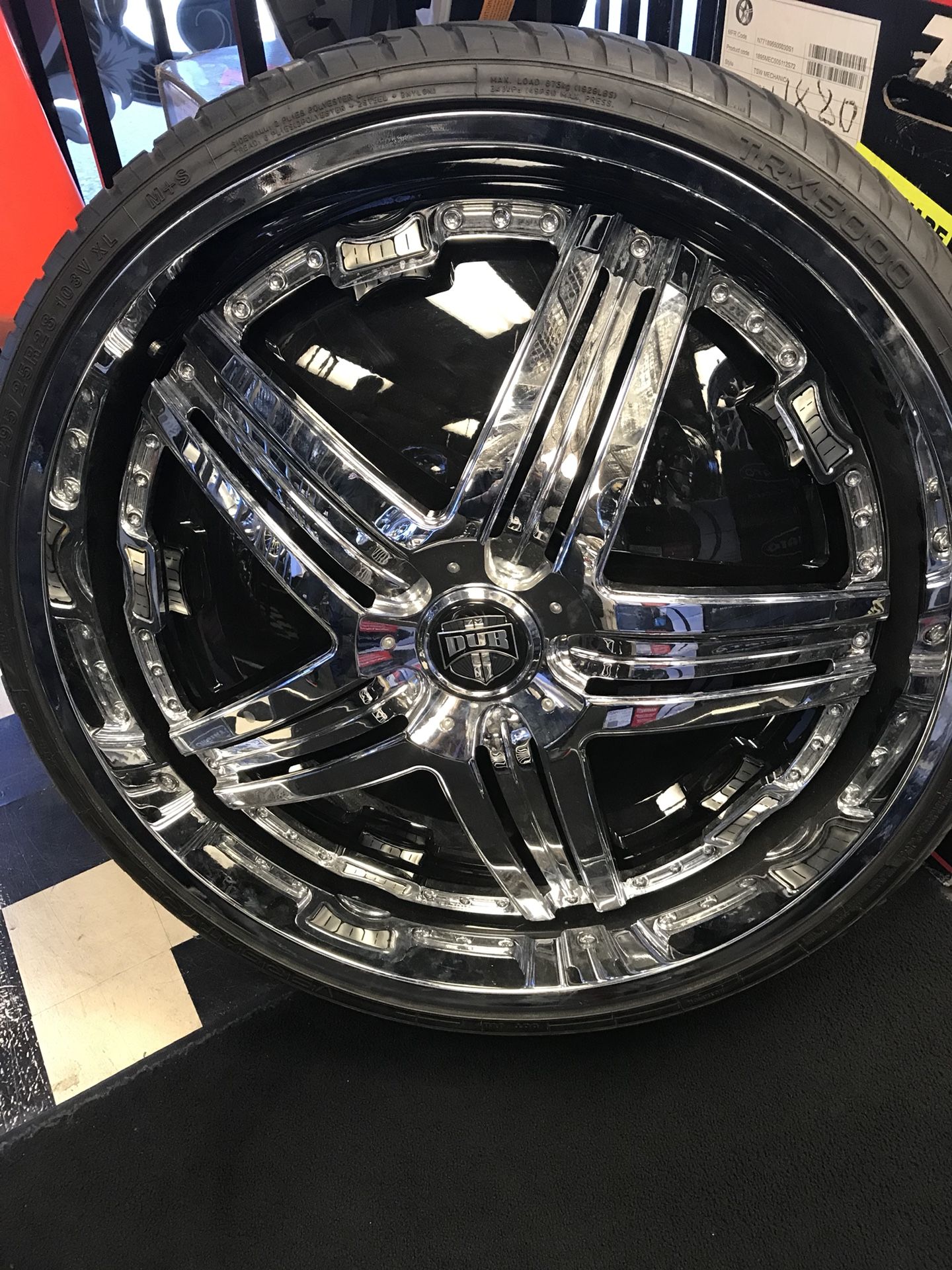 28 inch dub floaters with tires 295/25/28