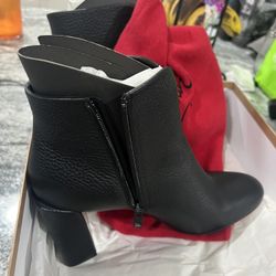 Christian Louboutin Castarika 85 Leather Ankle Boots - Black