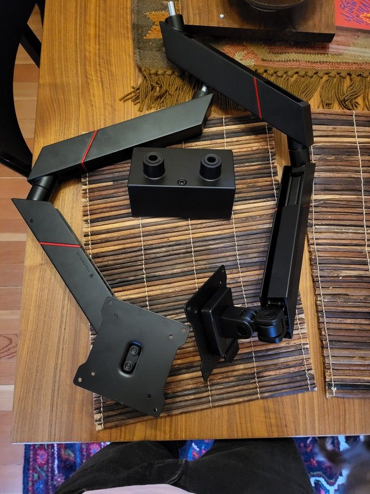 Secretlab Magnus Dual Monitor Arm