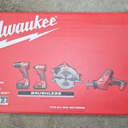 Milwaukee
M18 18-Volt Lithium-Ion Brushless Cordless Combo Kit (4-Tool) with 2-Batteries, 1-Charger and Tool Bag