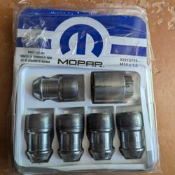 Jeep Wrangler OEM Wheel Lock Set