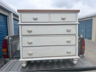 Short 4 drawer dresser $70