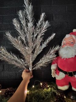 Vintage The Holiday Hanging Wall or Door Tree