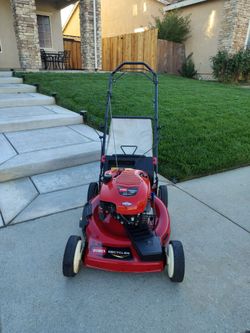 Toro self propelled lawnmower
