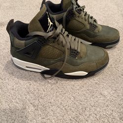 Nike Jordan 4 Olive green 10.5 like  new